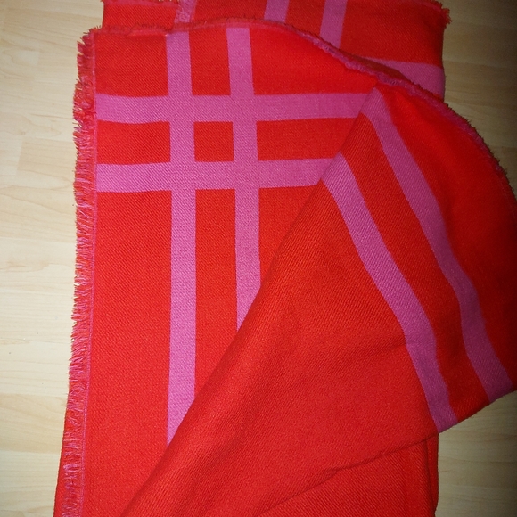 Kate Spade Orange/Pink Fringe Throw - Picture 2 of 6